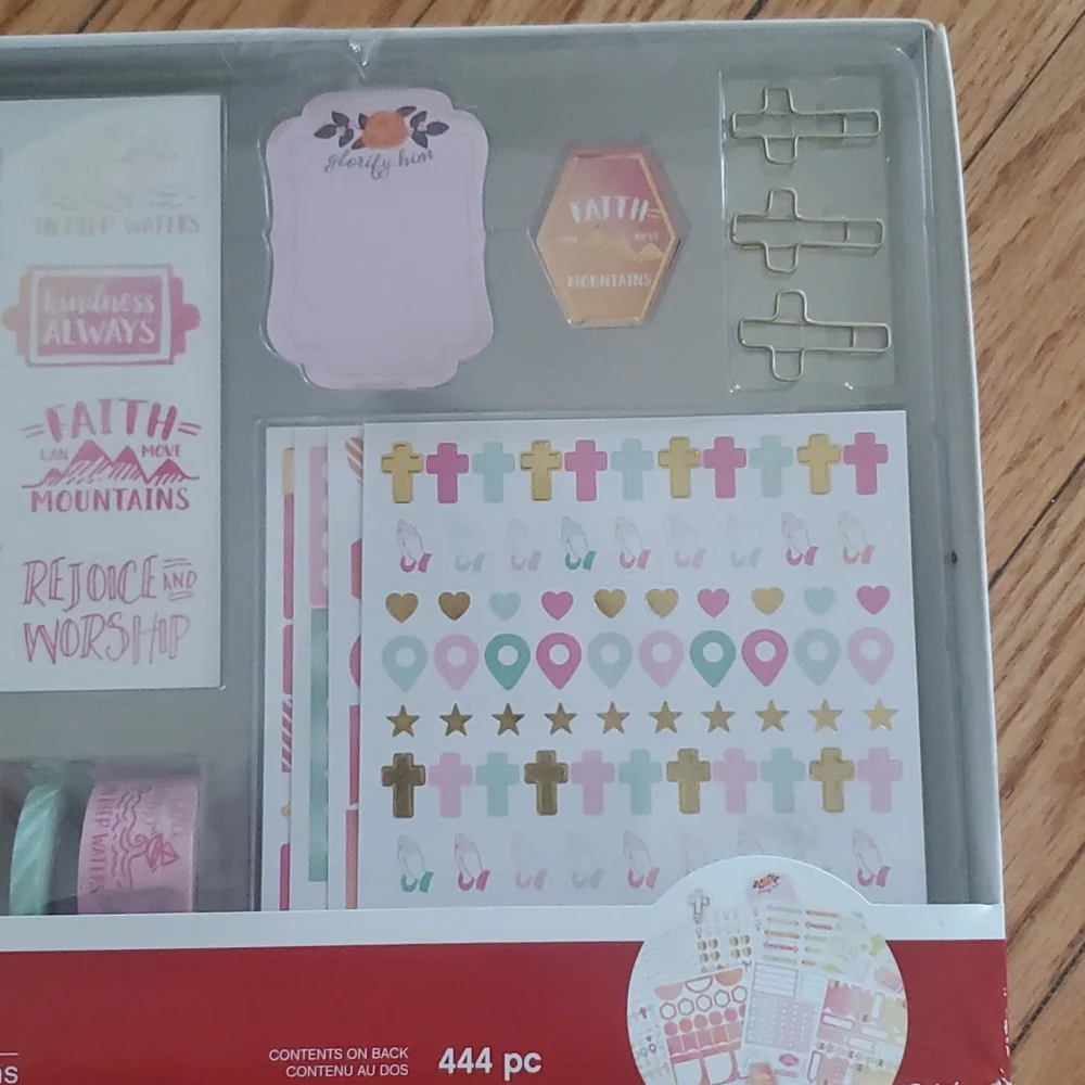 Craft smart. Daily planner embellishment box.